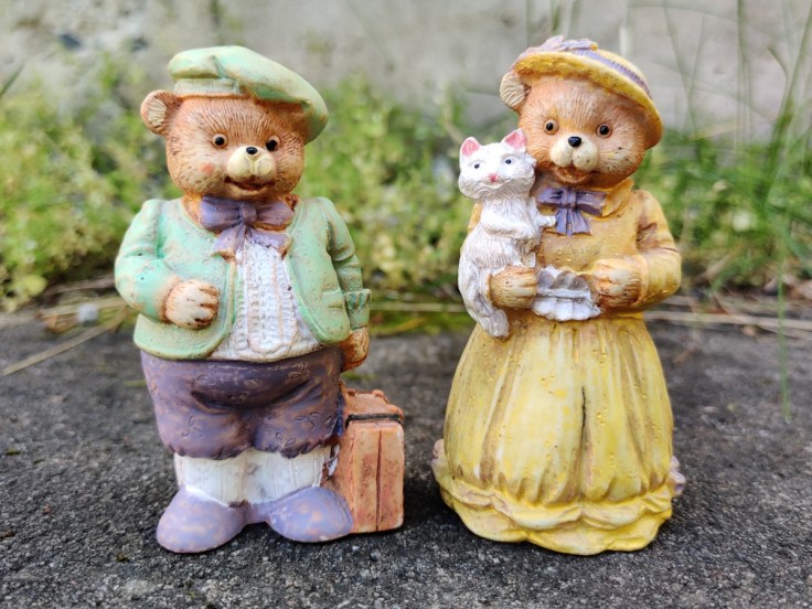 Kaksi Jaimy nallefiguuria.