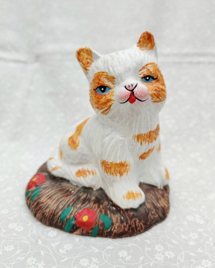 Kissa koristefiguuri.