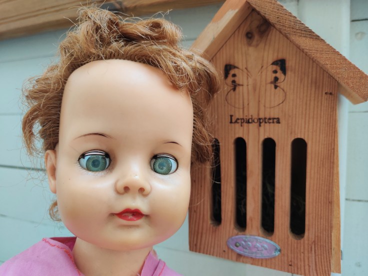 Ruskeatukkainen Ideal Doll nukke 1960-luvulta.